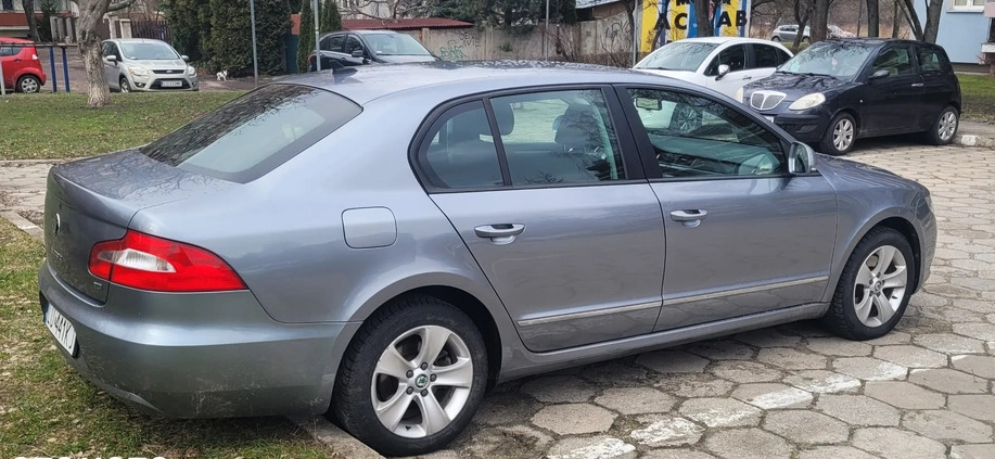 Skoda Superb cena 34900 przebieg: 241000, rok produkcji 2013 z Sławno małe 56